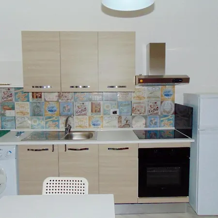 M260 - Marcelli, Comodo Bilocale Con Garage Apartamento