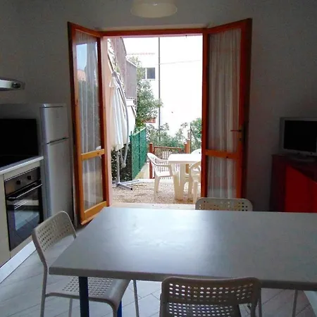 M260 - Marcelli, Comodo Bilocale Con Garage מרצ'לי