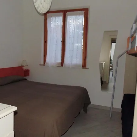 M260 - Marcelli, Comodo Bilocale Con Garage *