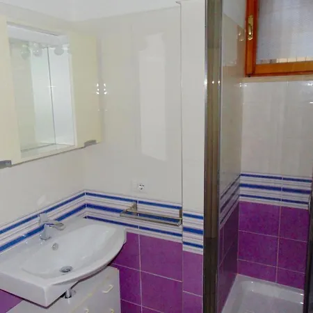 Apartamento M260 - Marcelli, Comodo Bilocale Con Garage