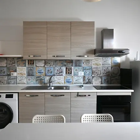 M260 - Marcelli, Comodo Bilocale Con Garage Appartement Marcelli