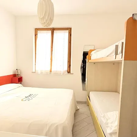 M260 - Marcelli, Comodo Bilocale Con Garage Appartement Marcelli
